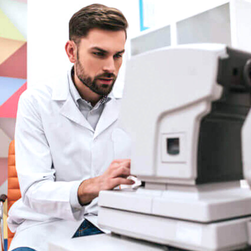 optometrist in Willowbrook
